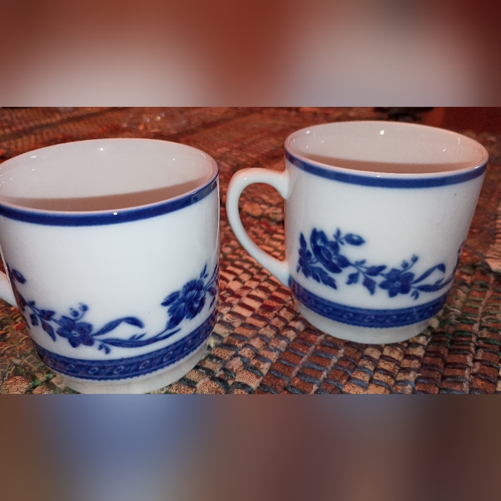 William Sonoma French Blue Floral Ceramic Mug and Plate Set - Picture 2 of 12
